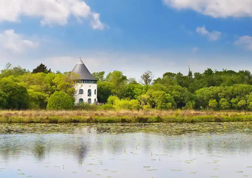 Llyn Llech Owain Country Park