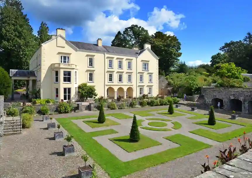 Aberglasney Gardens