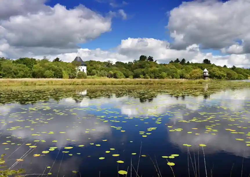 Llyn Llech Owain Country Park, Gorslas, Carmarthenshire